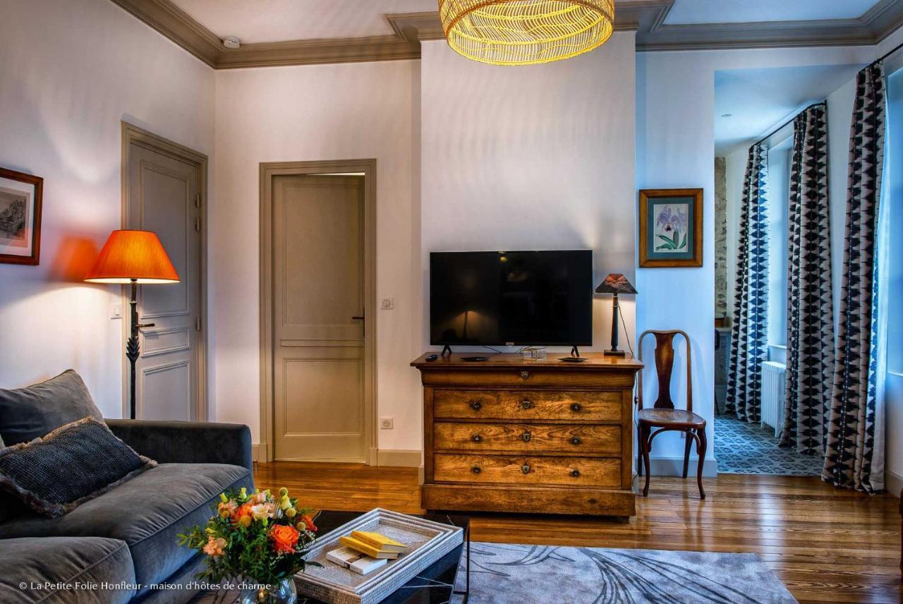 オンフルール La Petite Folie Bed & Breakfast エクステリア 写真