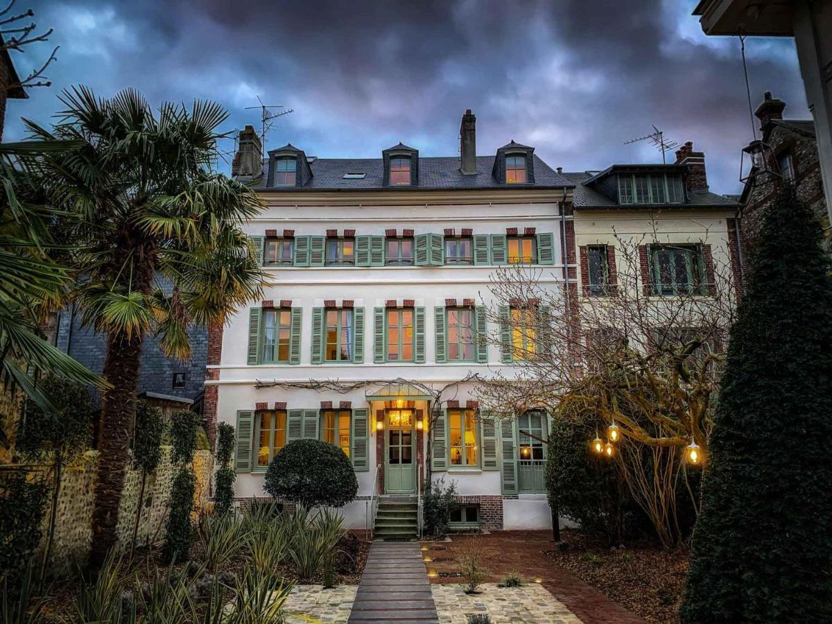 オンフルール La Petite Folie Bed & Breakfast エクステリア 写真